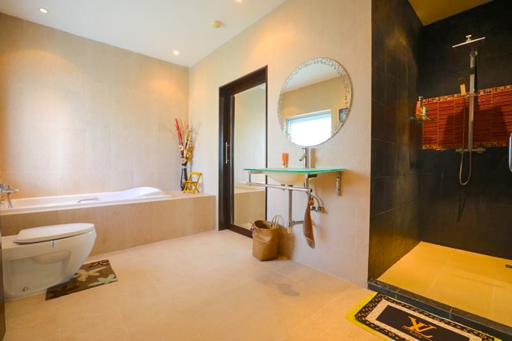 3-BR Family Residence-14