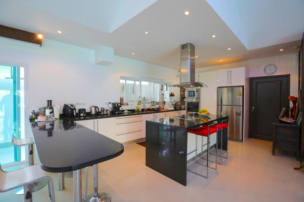 3-BR Family Residence-9