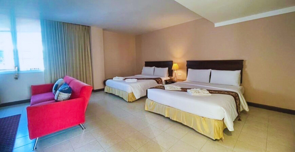 Crown Pattaya Beach Hotel-11