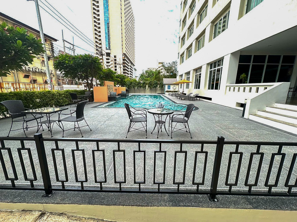 Crown Pattaya Beach Hotel-3