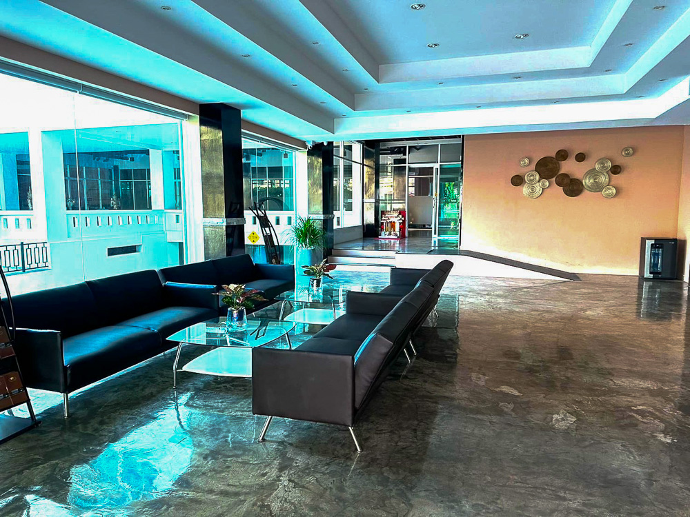 Crown Pattaya Beach Hotel-4