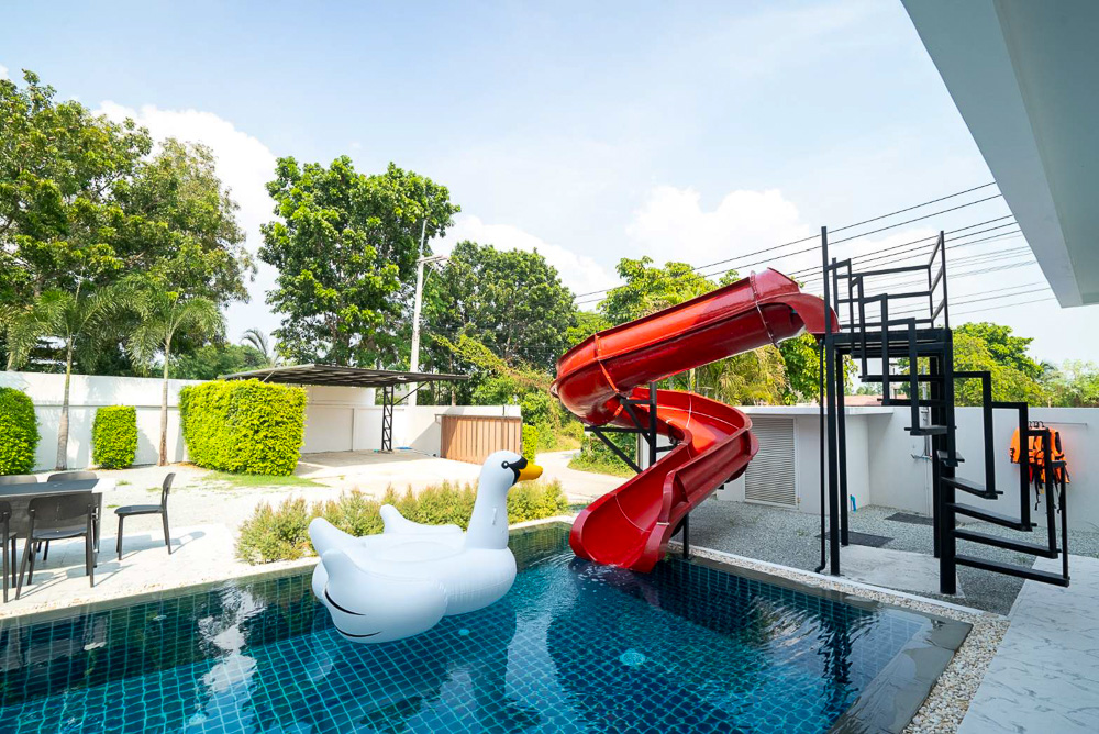 Grand 6-BR Luxury Villa-5