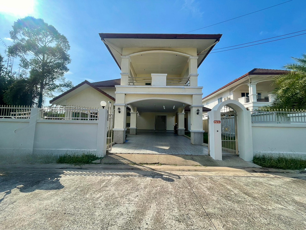 Villa for Sale Close to MIS-1