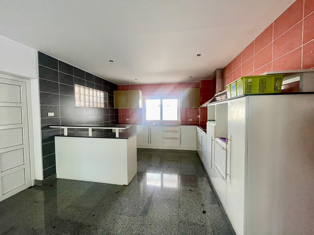 Villa for Sale Close to MIS-11
