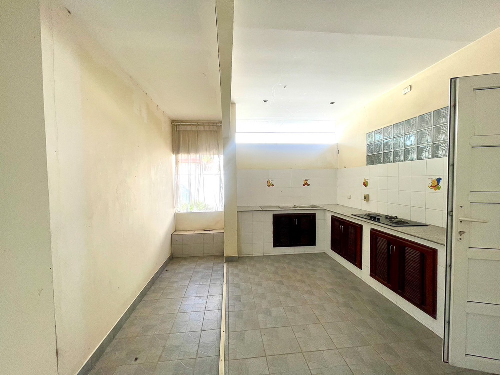 Villa for Sale Close to MIS-15