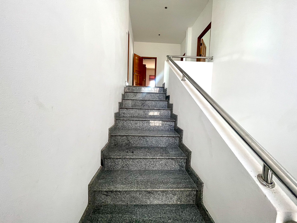 Villa for Sale Close to MIS-17
