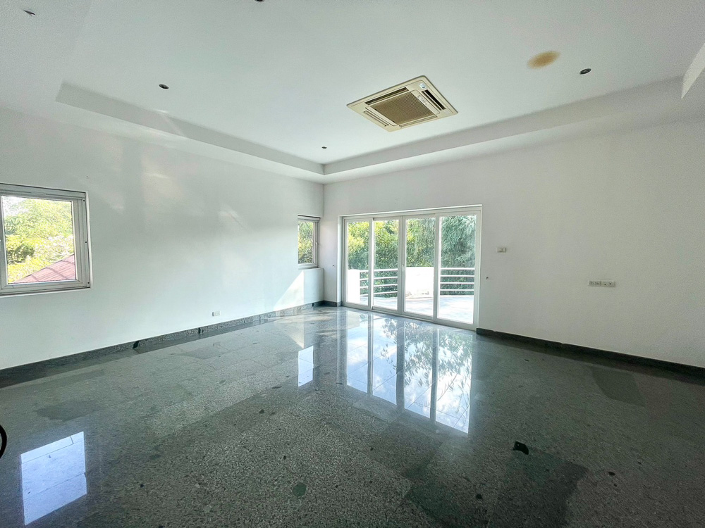 Villa for Sale Close to MIS-18