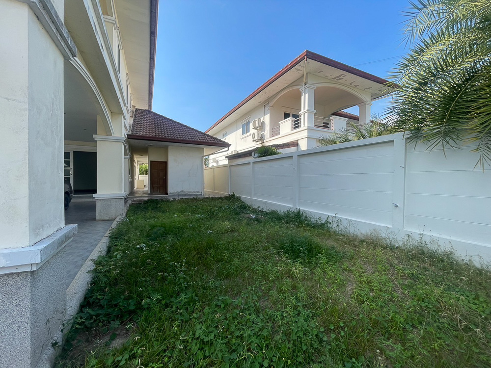 Villa for Sale Close to MIS-5