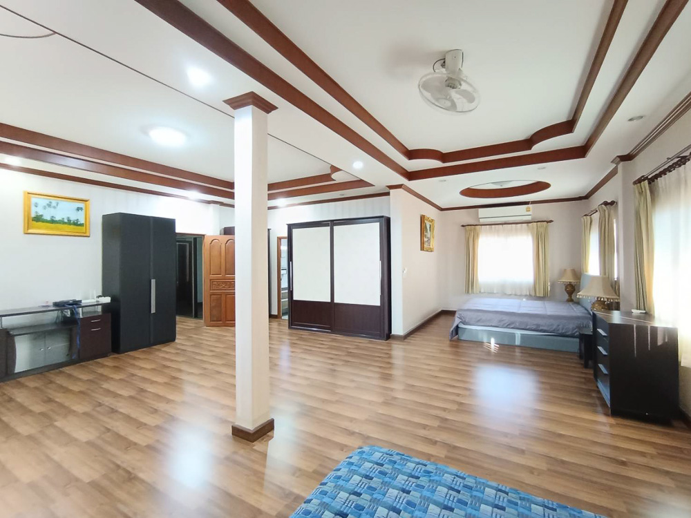 4-BR Detached Villa for Rent in Pattaya-18