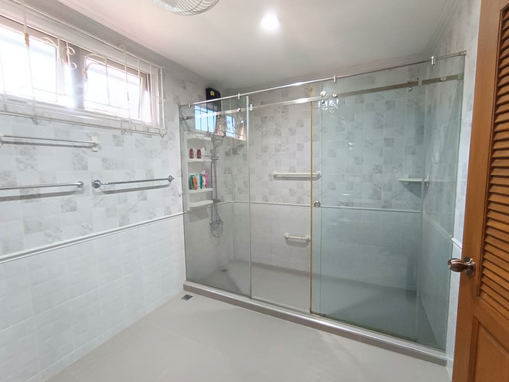 4-BR Detached Villa for Rent in Pattaya-4