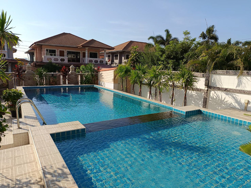 4-BR Detached Villa for Rent in Pattaya-5