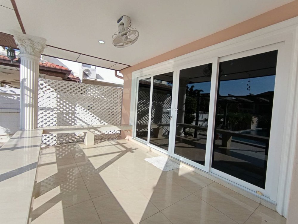 4-BR Detached Villa for Rent in Pattaya-6