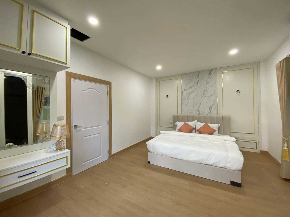 4-BR Family Villa for Sale near MIS-19