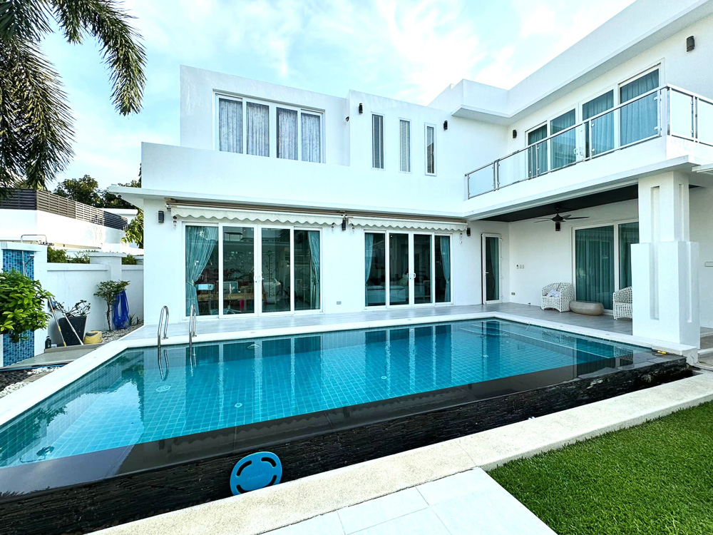 4-BR Modern Villa for Sale in Jomtien-1