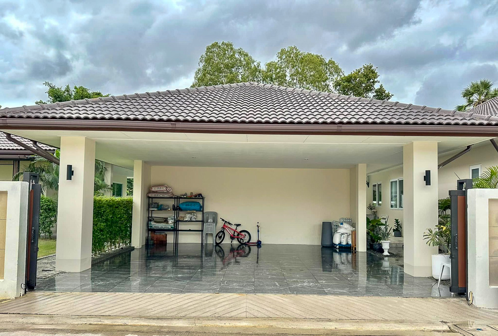 6-BR Luxury Estate for Sale near EFIP-3