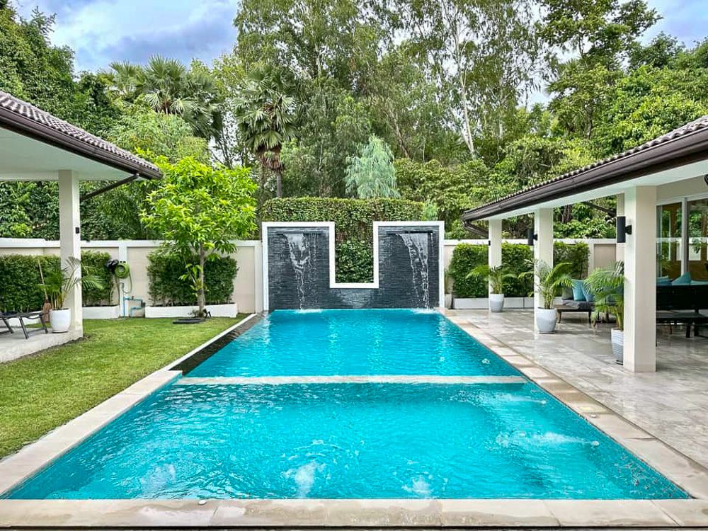 6-BR Luxury Estate for Sale near EFIP-6