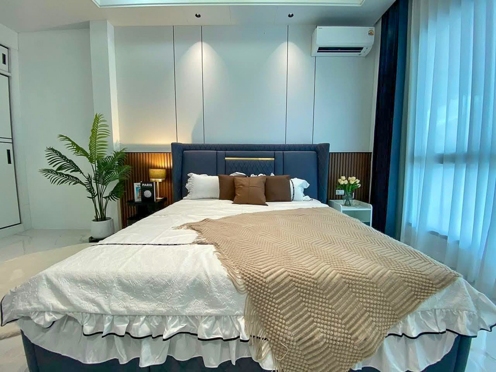 Family Villa for Sale at The Lake-11