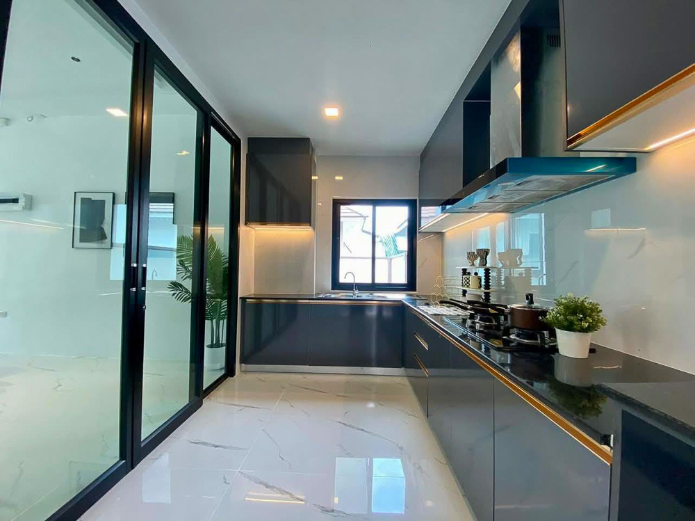 Family Villa for Sale at The Lake-8