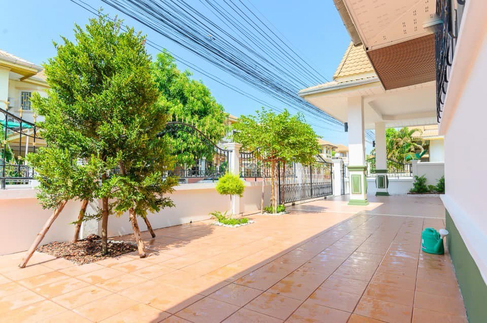 Family Villa for Sale in Boon Samphan-5