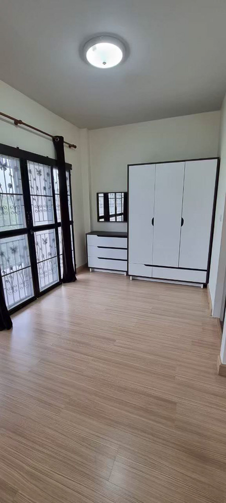 Family Villa for Sale in Pattaya-4