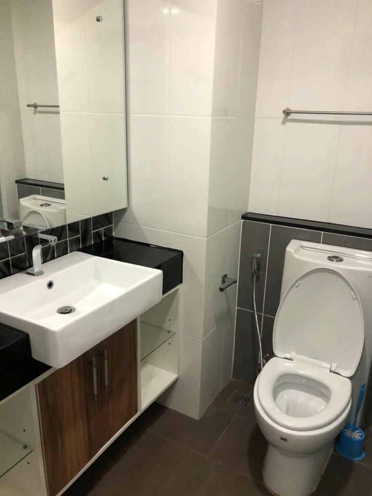 Ground-Floor Studio Condo for Rent-6