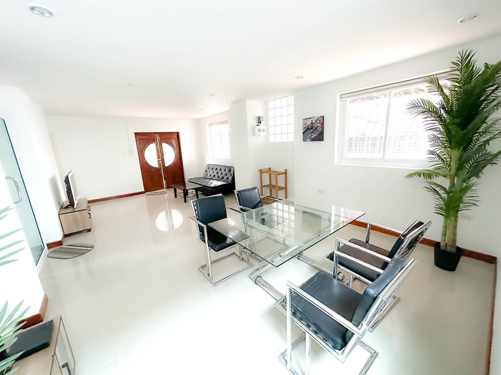 Villa for Rent in Central Pattaya-6