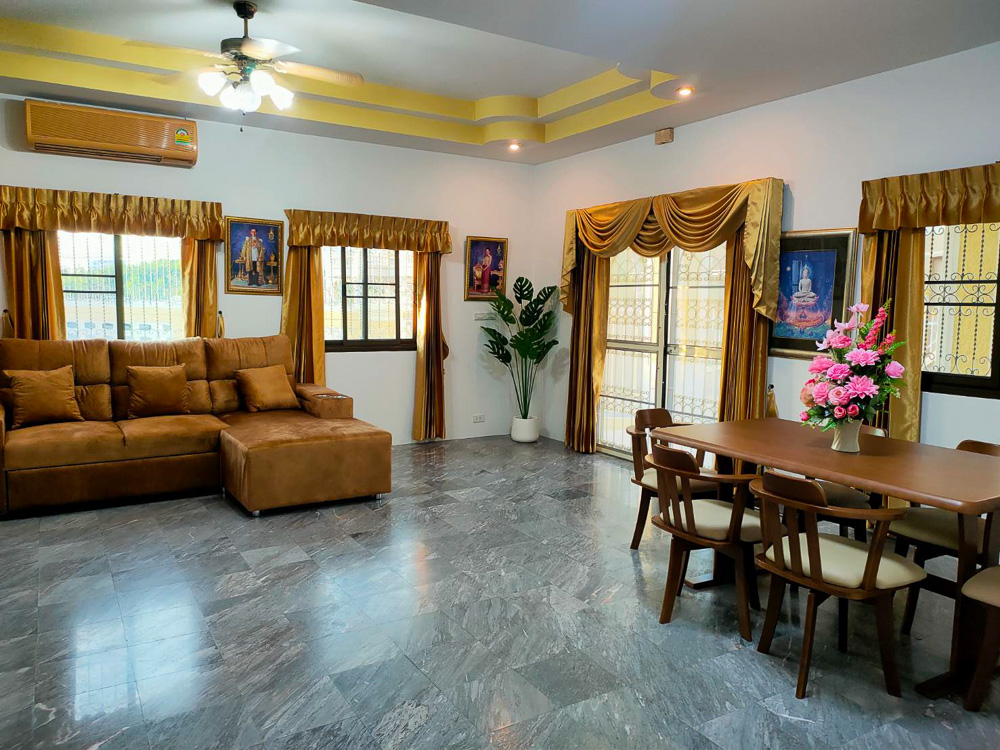 Villa for Rent in South Pattaya-8