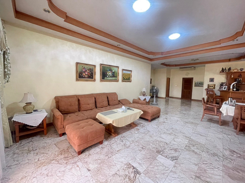 Villa for Sale in Pong, East Pattaya-5
